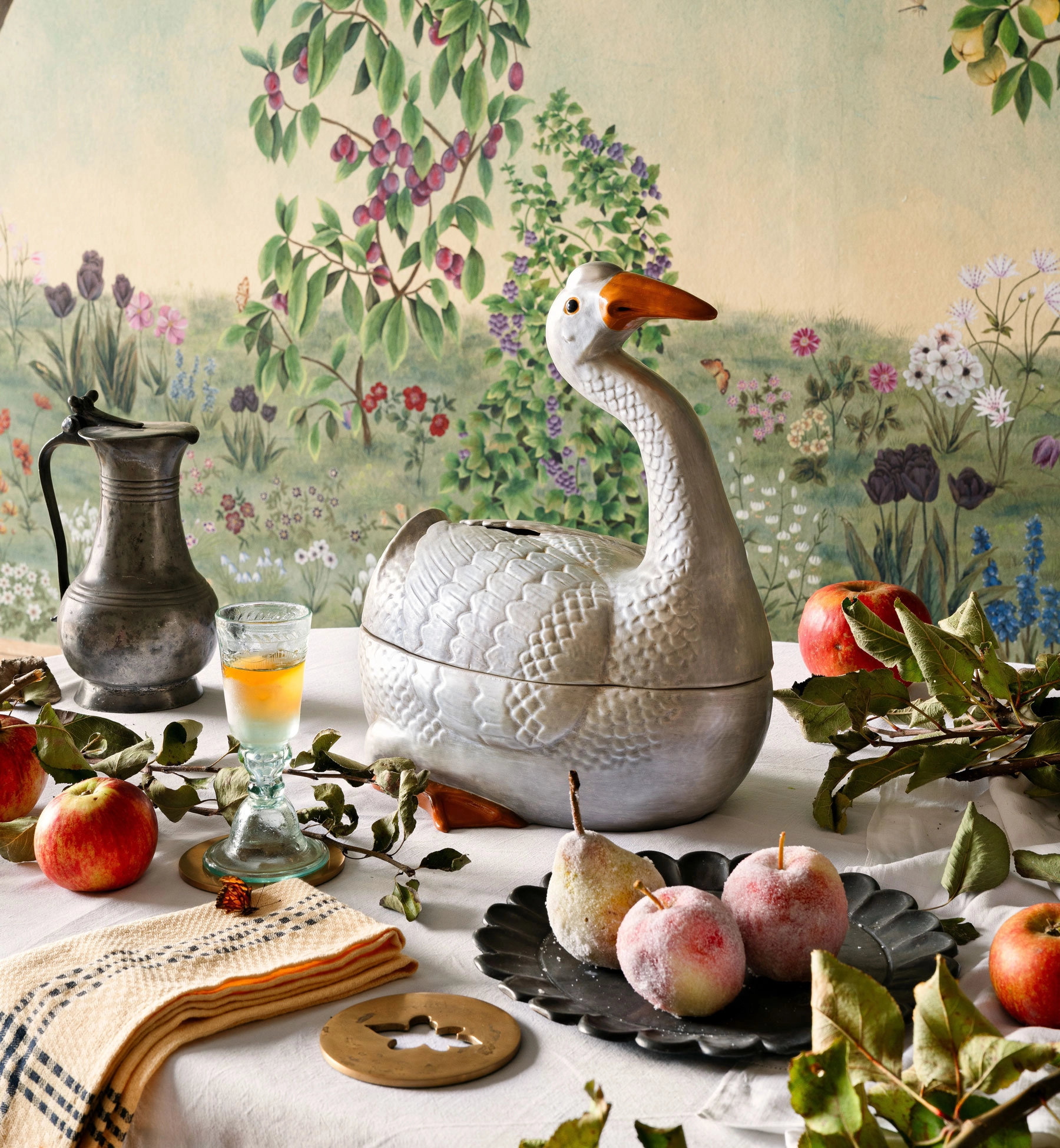 DECORATIVE OBJECTS